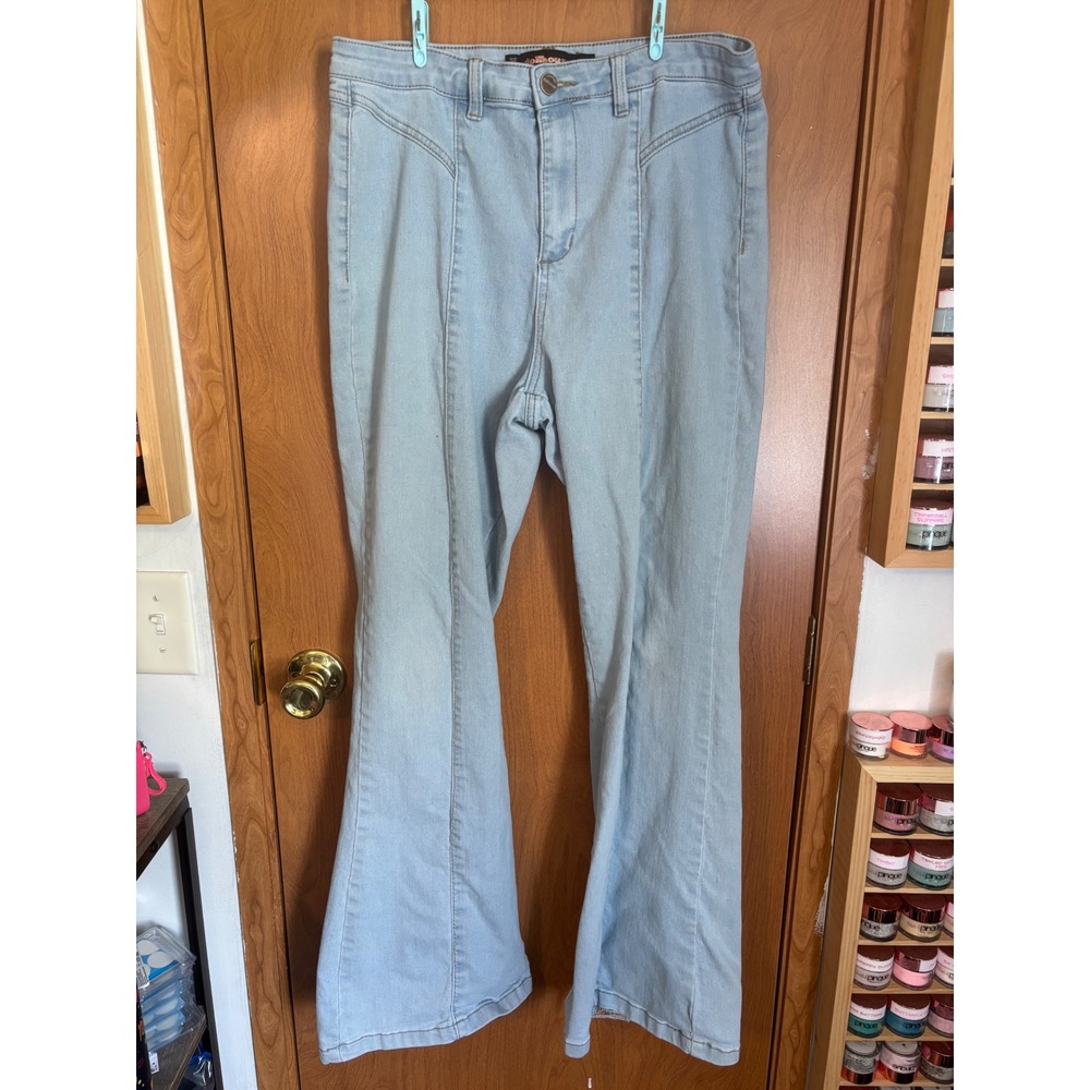 Dollhouse Curvy Collection Light Wash Flare Jeans High Rise Bell Bottom 15/16